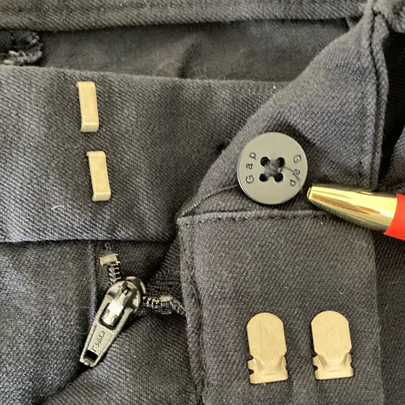 Gap women’s navy blue signature skinny pants, size 10 tall - Picture 8 of 8